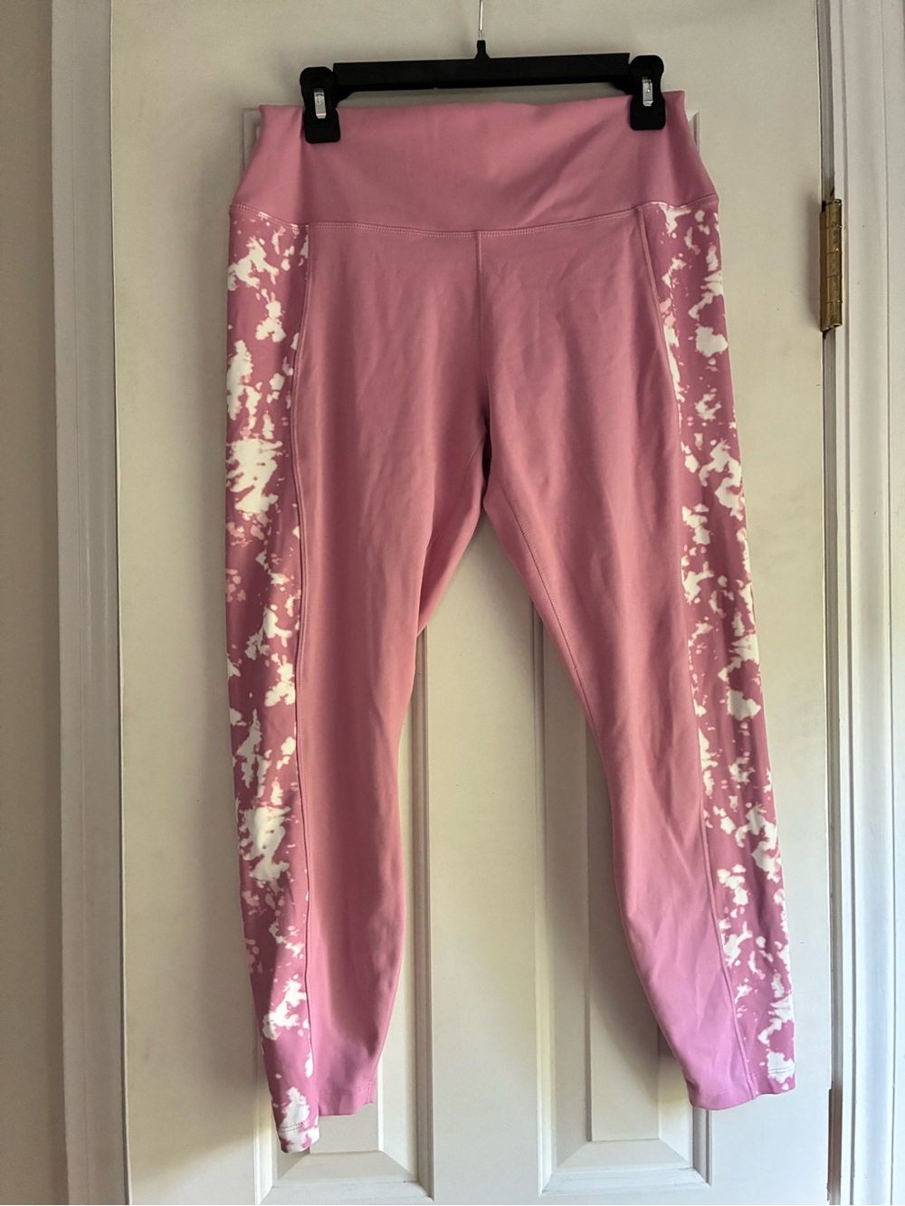 Nike Pink Leggings with White Splatter Side Panels